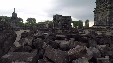 Panoramic View, Buddhist Stupas, Sewu Main Temple Compound, Java, Indonesia 스톡 동영상 307059832