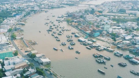 Panoramic view of Cai Rang floating Market, Can Tho in Vietnam Video stock 242914158