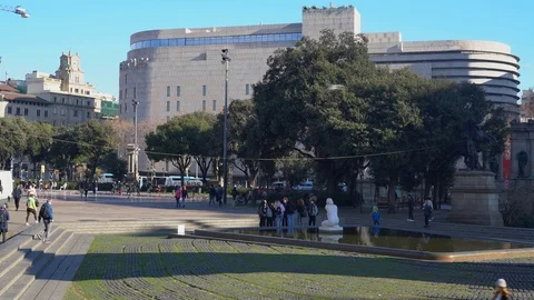 Panoramic view of Catalunya square in the center of Barcelona Vídeos de archivo 124436623