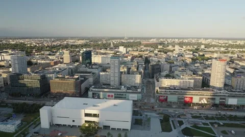 Panoramic view of the center of Warsaw from the observation deck Vidéo 331363463