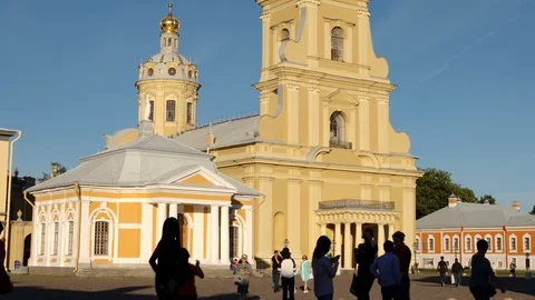 Panoramic view of Chapel of Peter and Paul Fortress and tourists 動画素材 123265908
