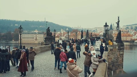 Panoramic view of Charles Bridge in Prague in a beautiful summer day Video stock 71626795