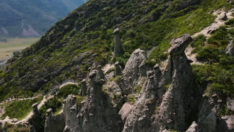 Panoramic view of Chulyshman mountain river valley and mushroom rock, Altai Video stock 166070525