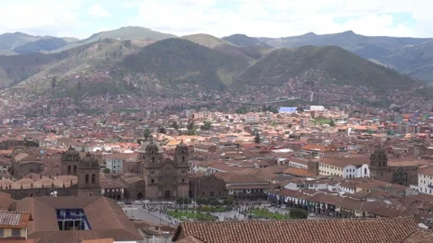 Panoramic view of the city of Cusco, Peru from San Cristobal Viewpoint Stock-Footage 330789396
