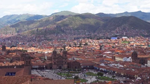 Panoramic view of the city of Cusco, Peru from San Cristobal Viewpoint Видео 330789532
