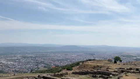 Panoramic View of Cityscape and Surrounding Mountains 스톡 동영상 292031055