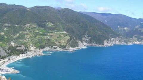 Panoramic view on the coast of Cinque Terre Video stock 113745585