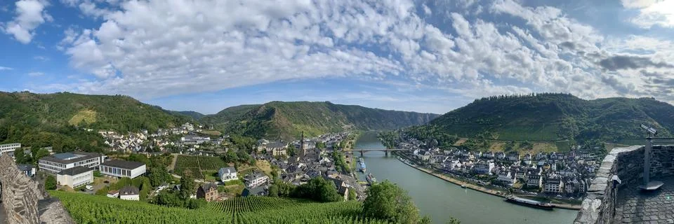 Panoramic view of Cochem Town from Cochem Castle, Rhineland-Palatinate, Ger.. Illustrazione stock
