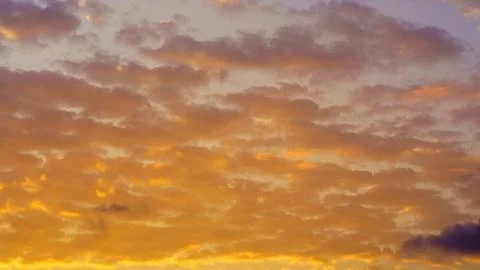 A panoramic view of colourful beatiful evening sky with pink, purple, peach Foto stock