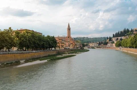 Panoramic view on the dige river in the evening in Verona Foto stock