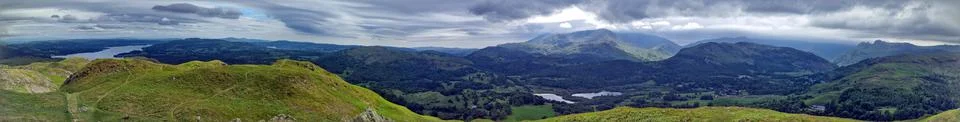 Panoramic view of dramatic clouds at Loughrigg Fell Foto stock