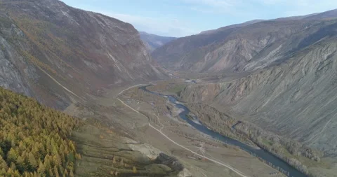 Panoramic view from drone flying over Katu Yaryk mountain pass, Chulyshman river Stock-Footage 143966961