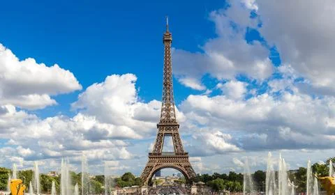 Panoramic view of Eiffel Tower in Paris Fotos Stock