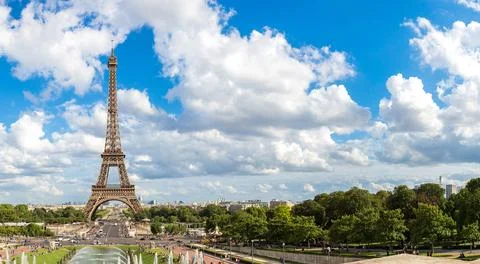 Panoramic view of Eiffel Tower in Paris Foto stock