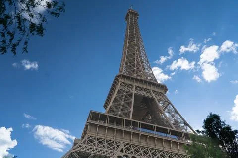 Panoramic view of Eiffel Tower in Paris, France Stockfoto's