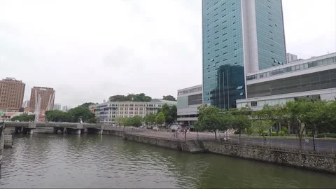 Panoramic View from Elgin Bridge, Singapore river, Singapore Video stock 332874137