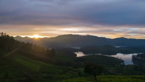 Panoramic View of Emerald Lake, surrounded by tea estates Stockbeeldmateriaal 145930045