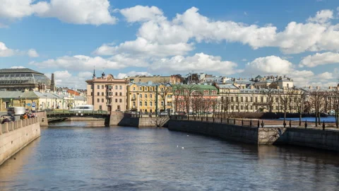 Panoramic view to the First Engineer Bridge on the Moyka River and beautiful 스톡 동영상 110685421
