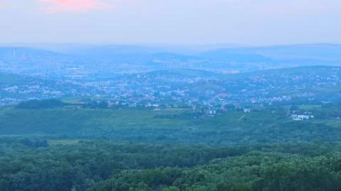 Panoramic View of Forest Canopy and Iasi City at Twilight Sunset Stock-Fotos