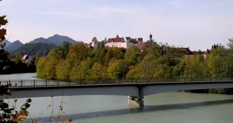 Panoramic view of Fussen old town and the Lech river Vídeo Stock 339264036