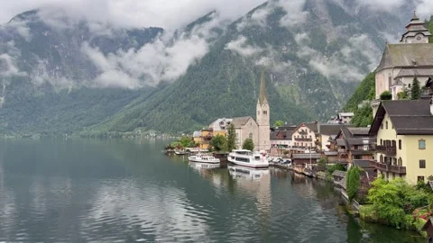 Panoramic view of Hallstatt town. Iconic viewpoint. Austria Vídeo Stock 341464542