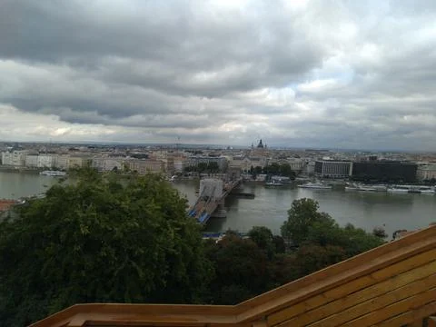 A panoramic view from a hill overlooking Budapest Stockfoto's