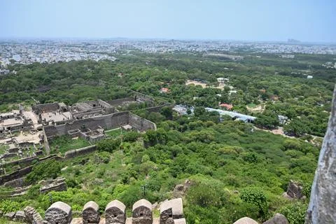 Panoramic View of Historic Fortress Complex Surrounded by Urban Forest and .. Fotos Stock