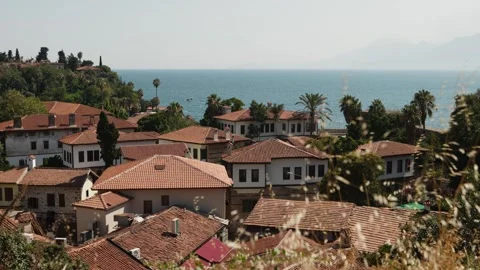 Panoramic View of Historic Old Town by the Sea with Mountains in Antalya, Turkey Vídeos de archivo 346105164