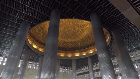 Panoramic View Inside Istiqlal Mosque, Jakarta, Java, Indonesia 库存影片 313620519