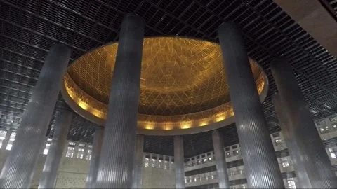 Panoramic View Inside Istiqlal Mosque, Jakarta, Java, Indonesia 스톡 동영상 313620967