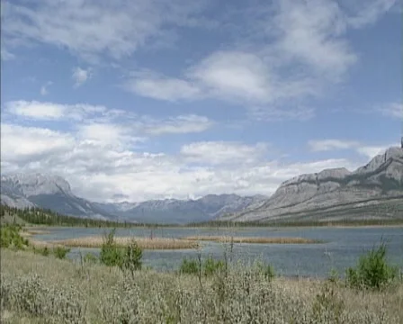 Panoramic view at Jasper Lake and surrounding mountain scenery Stock Footage 40744149