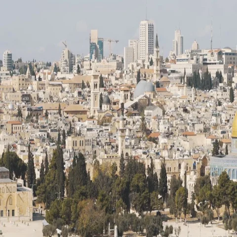 Panoramic view to Jerusalem Old city and the Temple Mount, Dome of the Rock Vídeo Stock 69332592