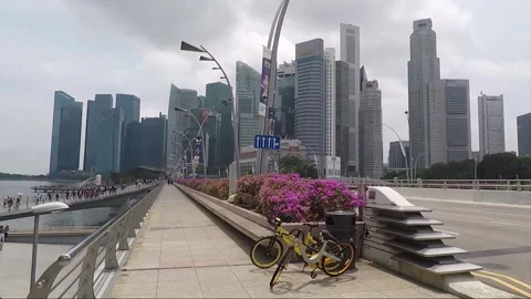 Panoramic View of Jubilee Bridge, Downtown Skyscrapers, Marina Bay, Singapore Stockbeeldmateriaal 334339787