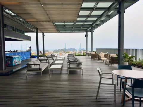 Panoramic view of Lan Ha Sky Bar rooftop with an infinite vista over Lan Ha B Stock Photos