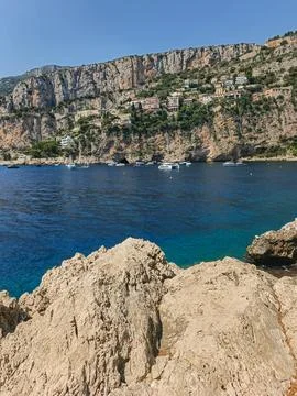 Panoramic view of limestone cliffs and bay in Cap d'Ail, France Fotos de archivo