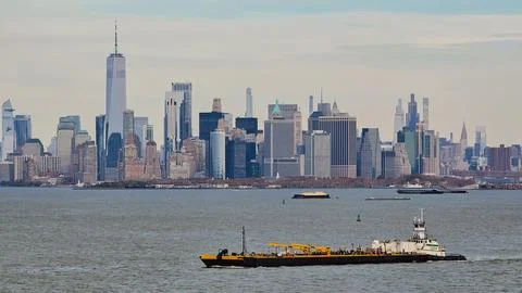 Panoramic view of Lower Manhattan skyline with Freedom Tower skyscrapers an.. Stock Photos