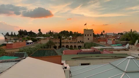 Panoramic view of Marrakesh medina rooftops at sunset. Stock-Footage 332130755