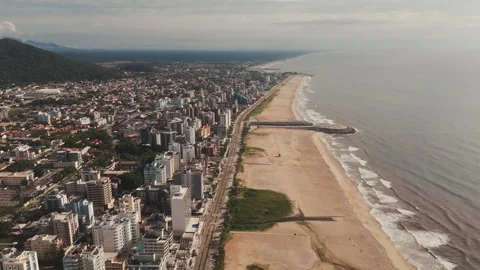 A panoramic view of Matinhos, located on the coast of Paraná, Brazil, 스톡 동영상 270162612