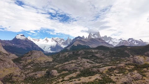 Panoramic view of Mount Fitz Roy and snow covered mountain peaks 스톡 동영상 342049739