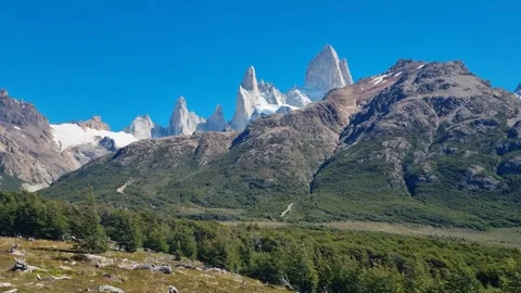 Panoramic view of Mount Fitz Roy and Agujas del Fitz Roy near El Chaltén Видео 347815353