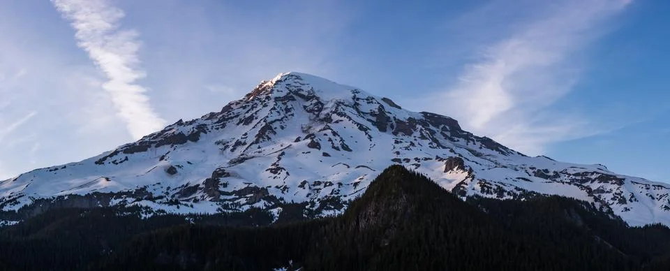 Panoramic view of Mount Rainier, Washington, US Stock Photos