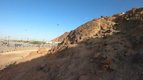 Panoramic View of Mount Uhud and Archers' Hill in Medina Vídeo Stock 328971002