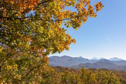 Panoramic view of the mountain chains of the Dinaric Alps seen from Goli Vr.. Foto stock