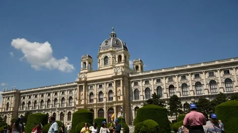 Panoramic view of Museum of Fine Arts history in Vienna, raw time lapse Stock Footage 134988368
