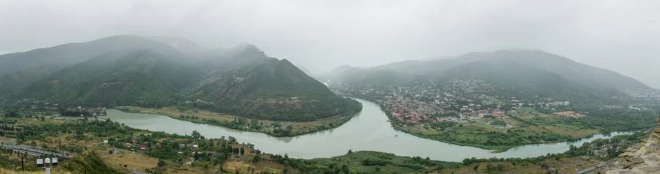 Panoramic view of the old city Mtskheta and Svetitskhoveli Cathedral, Mtskheta Foto stock