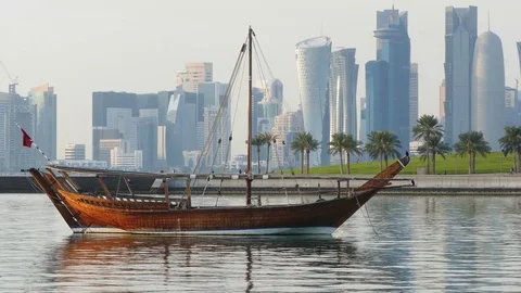 A panoramic view of the old dhow harbour timelapse in Doha, Qatar, Middle East. 库存影片 100740643