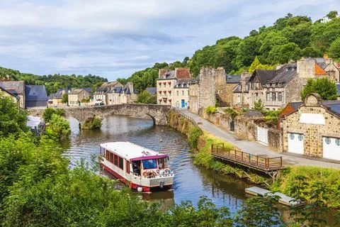 Panoramic view of old stone bridge and historical medieval houses reflectin.. Stock Photos
