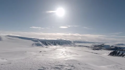 Panoramic View Over an Arctic Mountain Valley in Svalbard, Norway 스톡 동영상 339277368