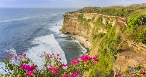 Panoramic view over the cliffs from the Ulu Watu Temple on Bali Foto stock