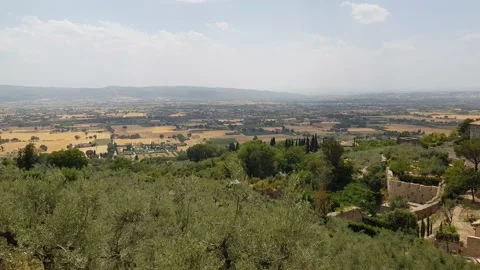 Panoramic view over the Umbrian valley and  Assisi, Umbria Stock Footage 204726191